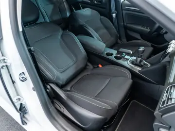 Renault Megane 4 1.0 TCE 114 CP Facelift Faruri LED Senzori