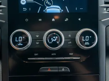 Renault Megane 4 1.0 TCE 114 CP Facelift Faruri LED Senzori