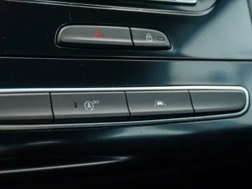 Renault Megane 4 1.0 TCE 114 CP Facelift Faruri LED Senzori