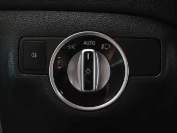 Mercedes-Benz GLA 200 Business Edition Cutie Automata TVA DE