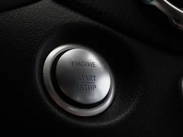 Mercedes-Benz GLA 200 Business Edition Cutie Automata TVA DE