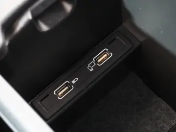 Mercedes-Benz GLA 200 Business Edition Cutie Automata TVA DE