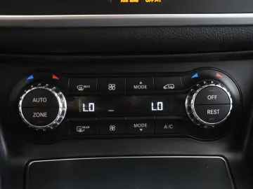 Mercedes-Benz GLA 200 Business Edition Cutie Automata TVA DE