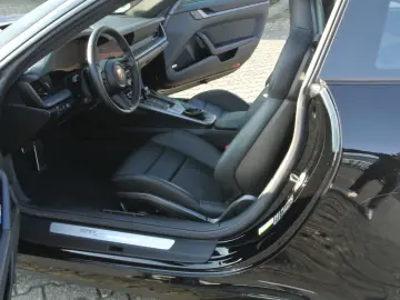 Porsche 992.2 coupe  mod 2026  schw schw abgas bose 21