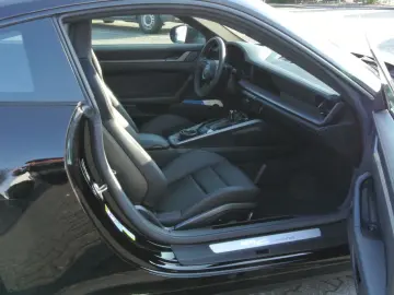 Porsche 992.2 coupe  mod 2026  schw schw abgas bose 21