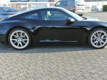 Porsche 992.2 coupe  mod 2026  schw schw abgas bose 21