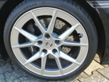 Porsche 992.2 coupe  mod 2026  schw schw abgas bose 21