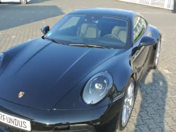 Porsche 992.2 coupe  mod 2026  schw schw abgas bose 21