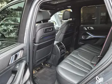 BMW X5 M50i Xdrive LASER SKYLOUNGE B&W DA-PA PRO VOL