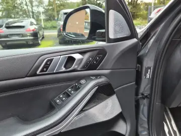 BMW X5 M50i Xdrive LASER SKYLOUNGE B&W DA-PA PRO VOL
