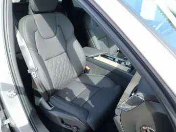 VOLVO XC60 Plus B5 AWD Dark Pano Head-UP 360  H&K BLIS