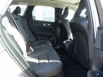 VOLVO XC60 Plus B5 AWD Dark Pano Head-UP 360  H&K BLIS