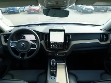 VOLVO XC60 Plus B5 AWD Dark Pano Head-UP 360  H&K BLIS