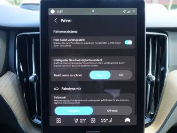 VOLVO XC60 Plus B5 AWD Dark Pano Head-UP 360  H&K BLIS