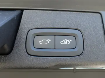 VOLVO XC60 Plus B5 AWD Dark Pano Head-UP 360  H&K BLIS