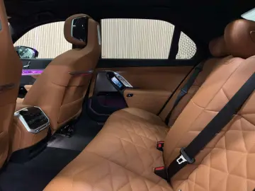 BMW i7 101.7 kWh eDrive50  M-pakket  ACC  DAB  Parka