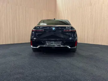 BMW i7 101.7 kWh eDrive50  M-pakket  ACC  DAB  Parka