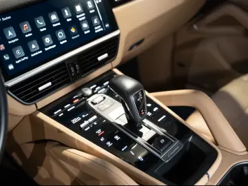 Porsche Cayenne Platinum Edition Luftfederung BOSE