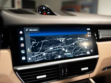 Porsche Cayenne Platinum Edition Luftfederung BOSE