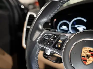 Porsche Cayenne Platinum Edition Luftfederung BOSE