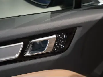 Porsche Cayenne Platinum Edition Luftfederung BOSE