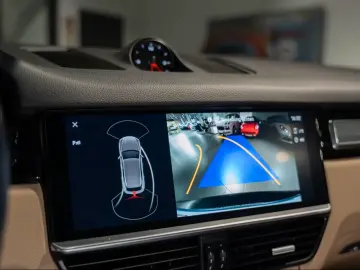 Porsche Cayenne Platinum Edition Luftfederung BOSE