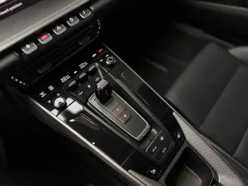 Porsche 992 911 Carrera PDLS  XPELL CHRONO ACC GLASDACH