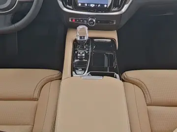 VOLVO V60 T6 Ultra Dark Recharge Plug-In Hybrid AWD