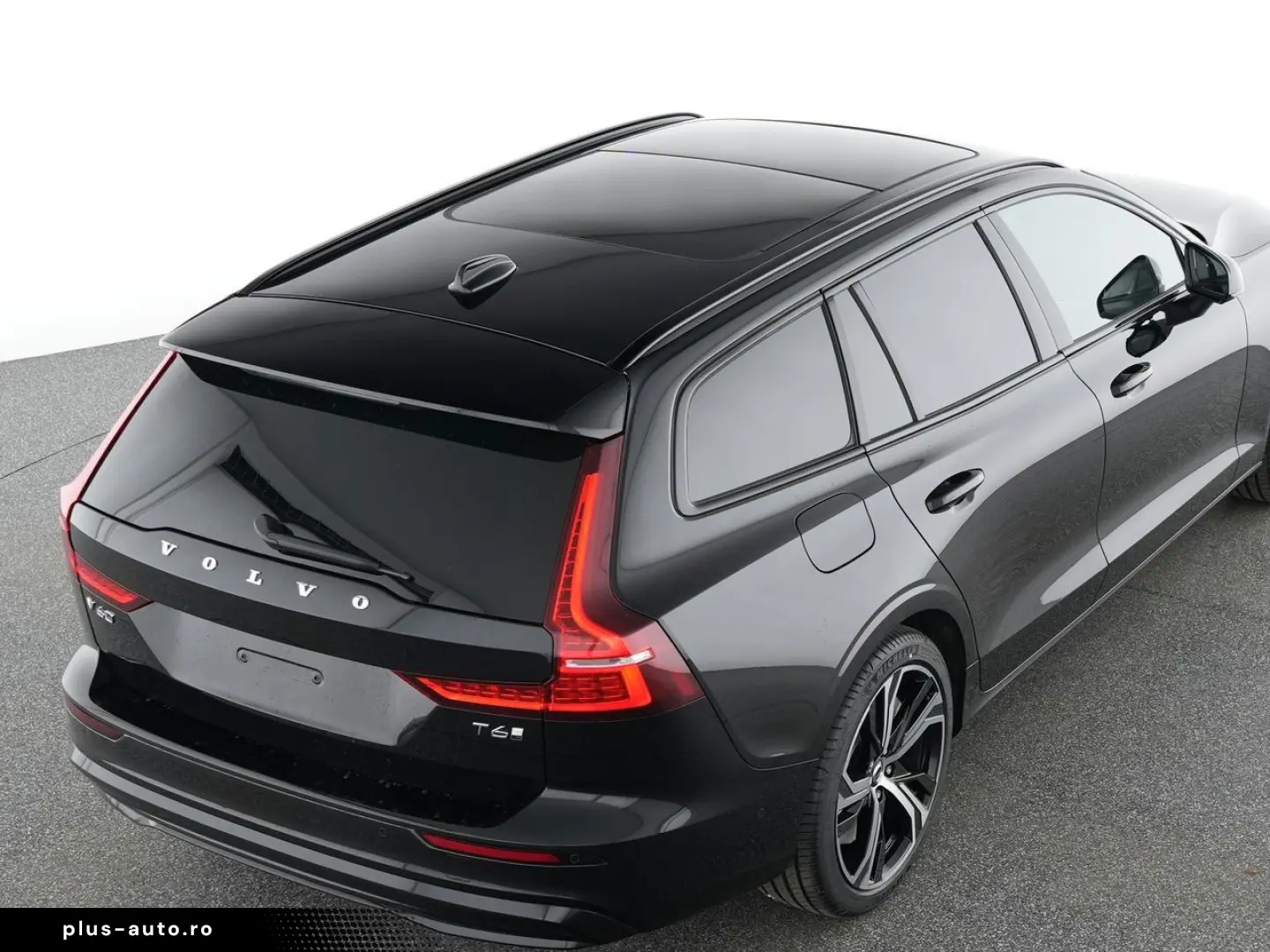 VOLVO V60 T6 Ultra Dark Recharge Plug-In Hybrid AWD