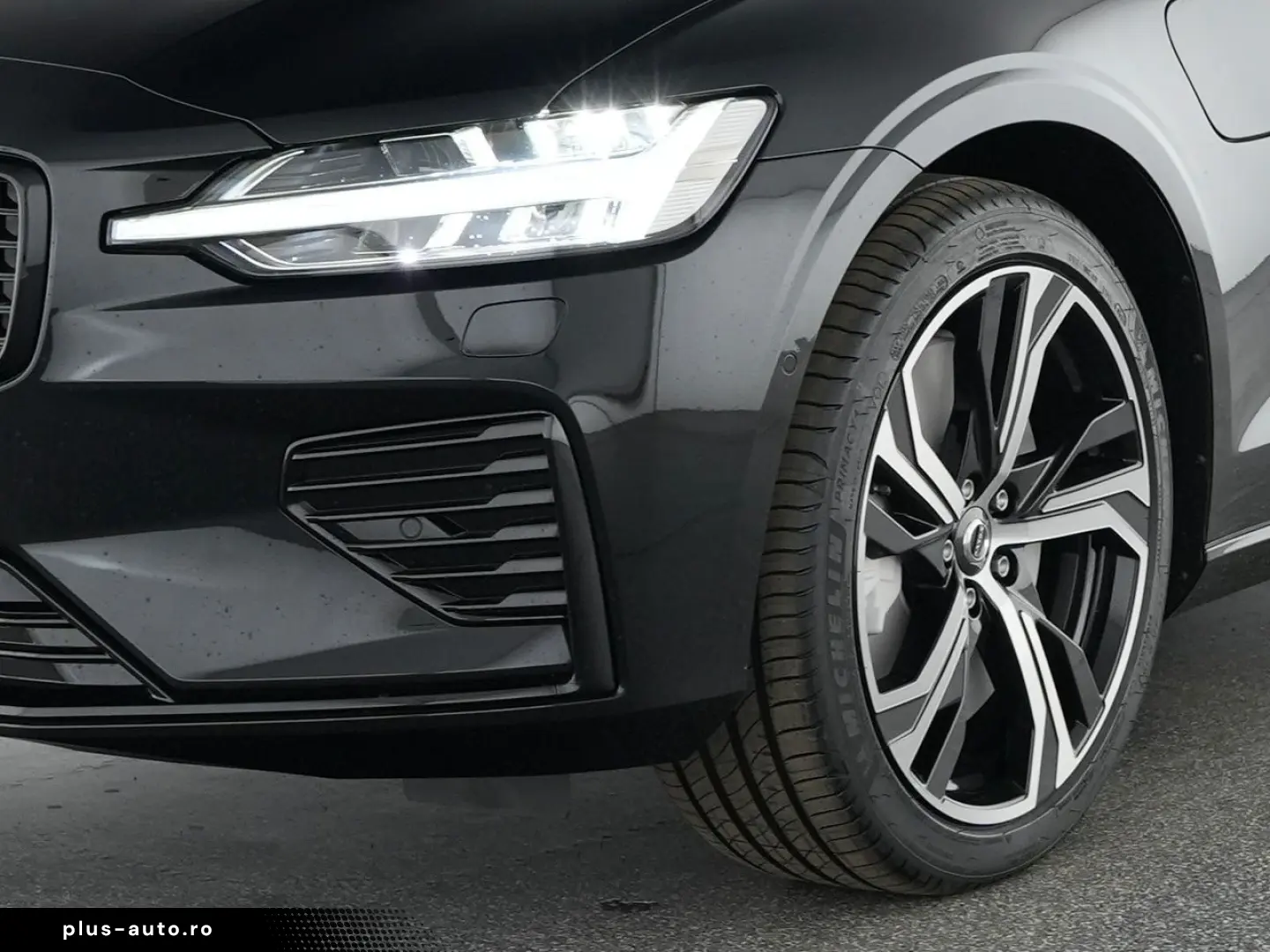 VOLVO V60 T6 Ultra Dark Recharge Plug-In Hybrid AWD