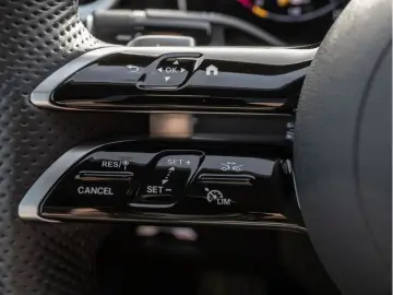 MERCEDES-BENZ CLE 300 e AMG-Sport Burmester Ventil 360