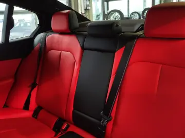 BMW M5 Lim. Carbon-Keramik-Bremse Sitzbelüftung