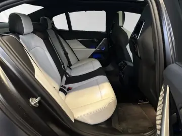 BMW M5 Limousine  FrozenDeepGrey  Pano DAProf. B&W