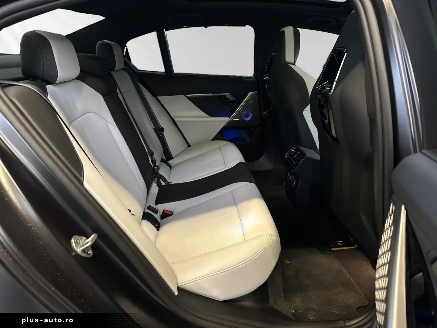 BMW M5 Limousine  FrozenDeepGrey  Pano DAProf. B&W