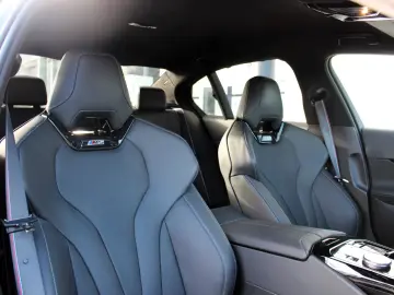 BMW M5   BOWERS&WILKINS  LED