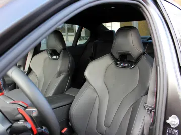 BMW M5   BOWERS&WILKINS  LED