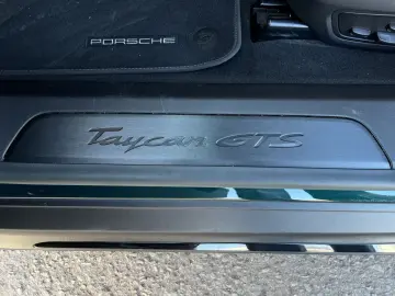 PORSCHE Taycan GTS