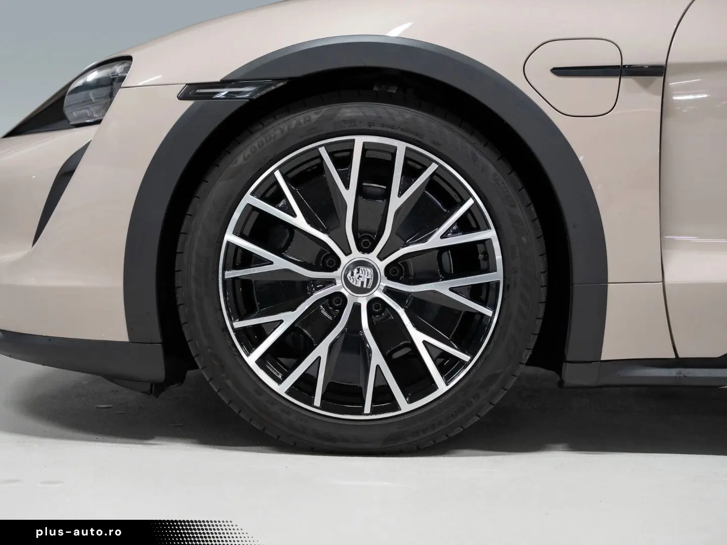 PORSCHE Taycan 4 Cross Turismo