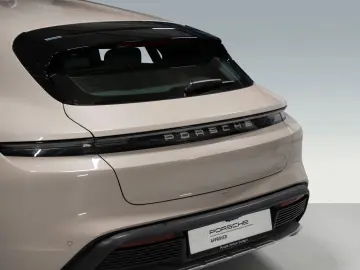 PORSCHE Taycan 4 Cross Turismo