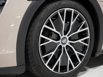 PORSCHE Taycan 4 Cross Turismo