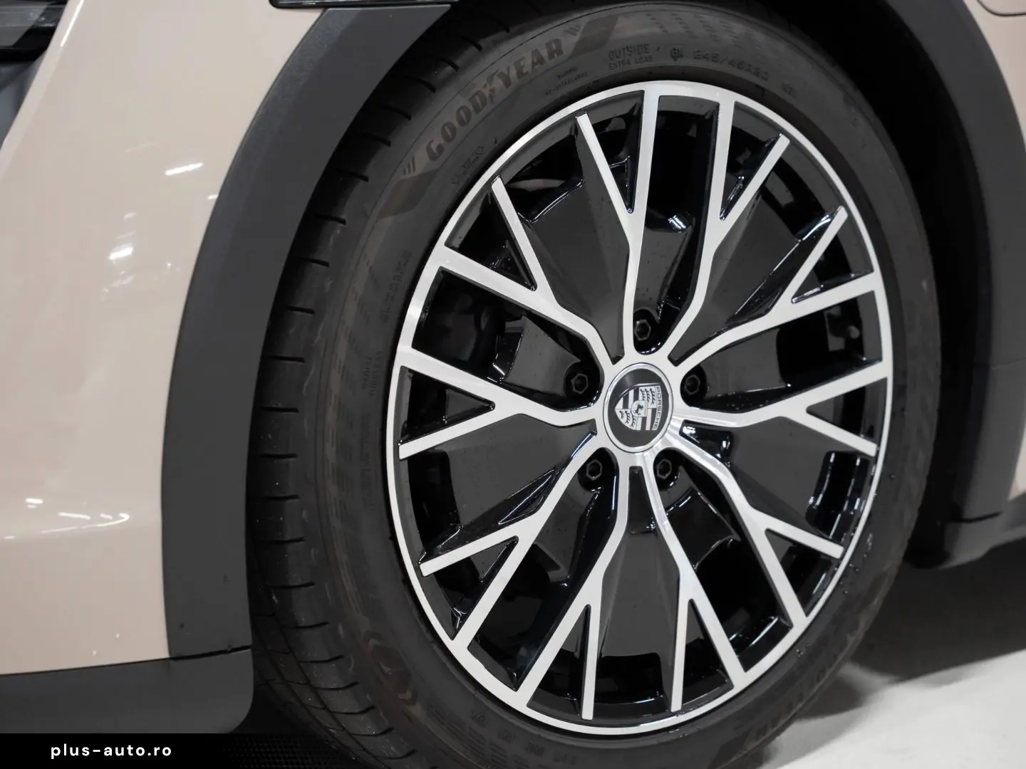 PORSCHE Taycan 4 Cross Turismo