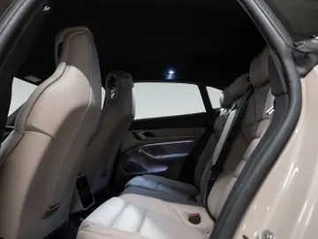 PORSCHE Taycan 4 Cross Turismo