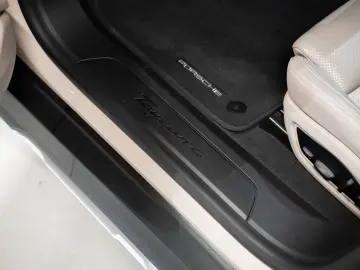 PORSCHE Taycan 4 Cross Turismo