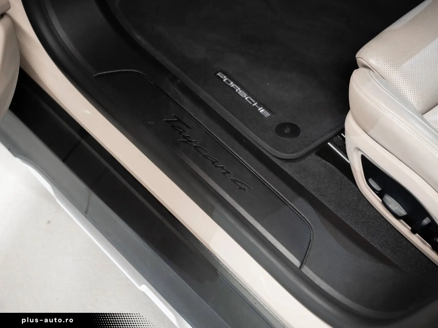 PORSCHE Taycan 4 Cross Turismo