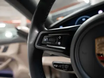 PORSCHE Taycan 4 Cross Turismo