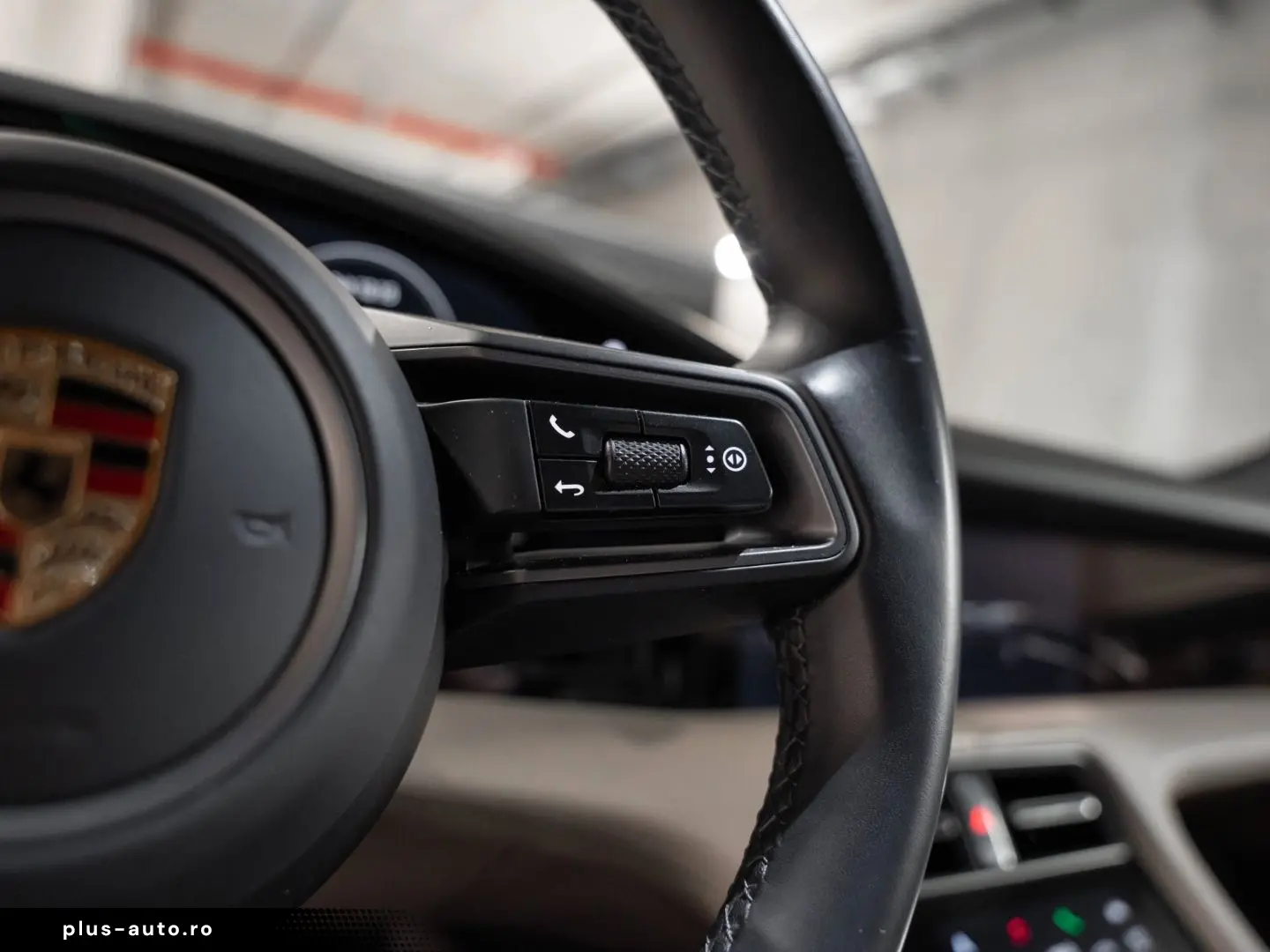 PORSCHE Taycan 4 Cross Turismo