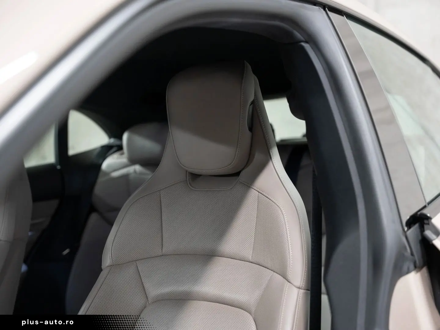 PORSCHE Taycan 4 Cross Turismo