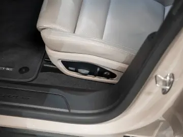 PORSCHE Taycan 4 Cross Turismo