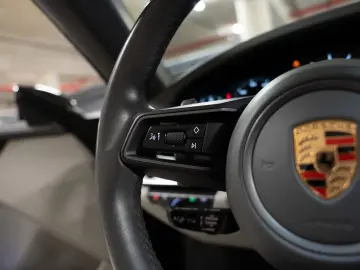 PORSCHE 992 Carrera 4 Cabriolet Abstandsregeltempostat