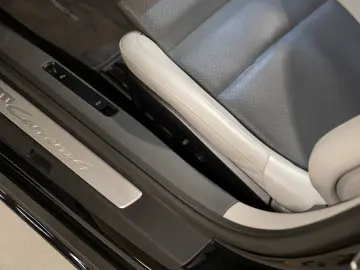 PORSCHE 992 Carrera 4 Cabriolet Abstandsregeltempostat